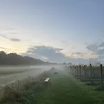 Erve Zonnehoeve Minicamping En Wijngaard Parque de Campismo *